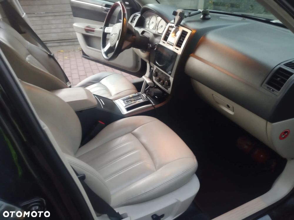 Chrysler 300C 3.0 V6 CRD - 9