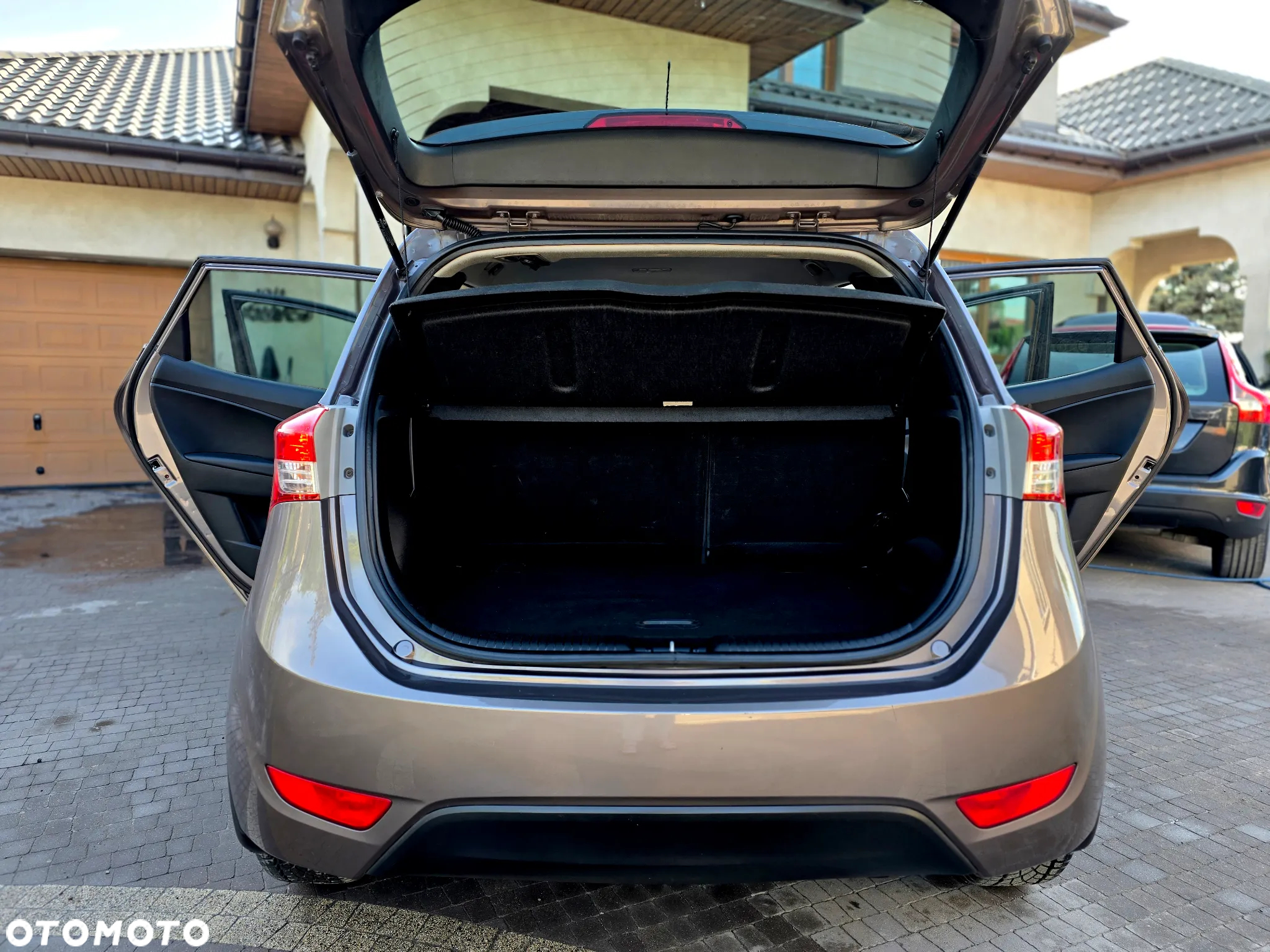 Hyundai ix20 1.4 Premium - 10