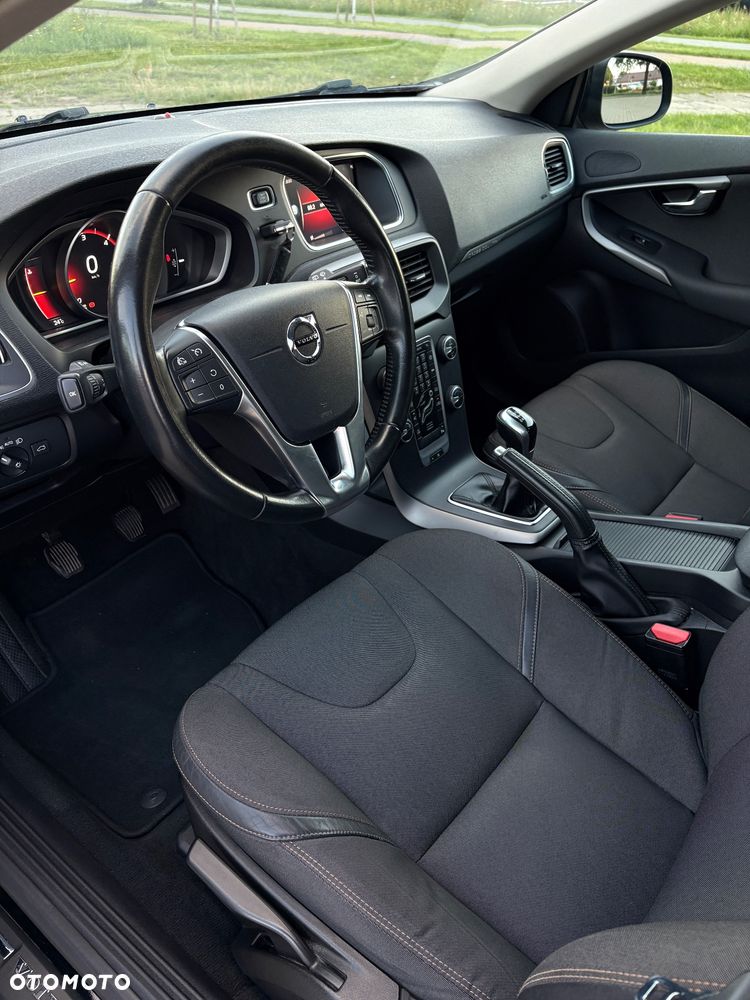 Volvo V40 Cross Country D2 Momentum - 14