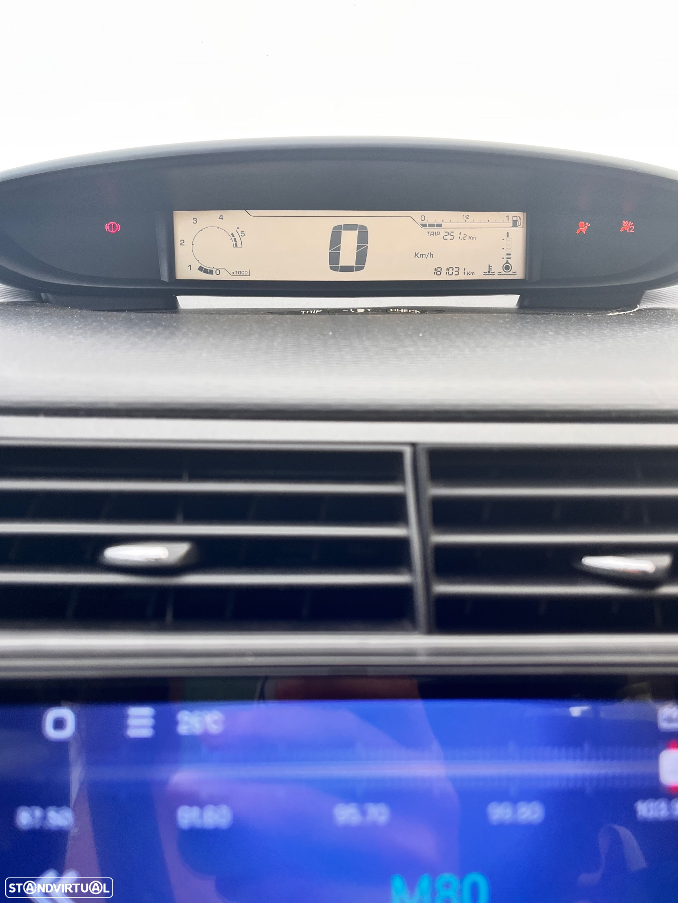 Citroën C4 Coupe 1.6 HDi FAP VTR - 13