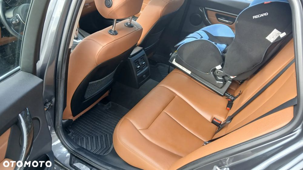 BMW Seria 3 330d Sport-Aut Luxury Line - 21