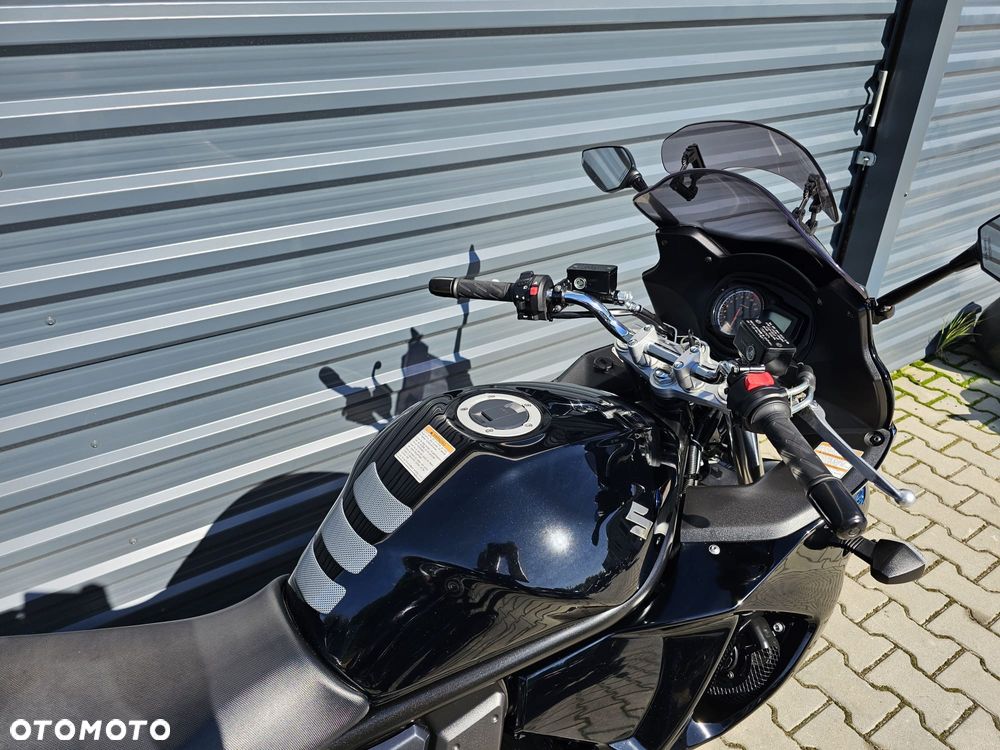 Suzuki GSX - 8