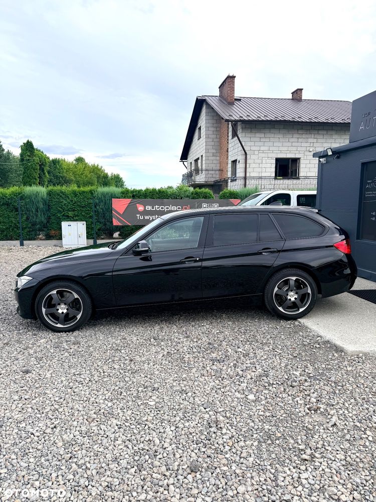 BMW Seria 3 330d xDrive Sport-Aut - 4