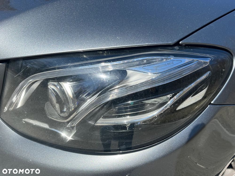 Mercedes-Benz Klasa E 400 d 4-Matic 9G-TRONIC - 26