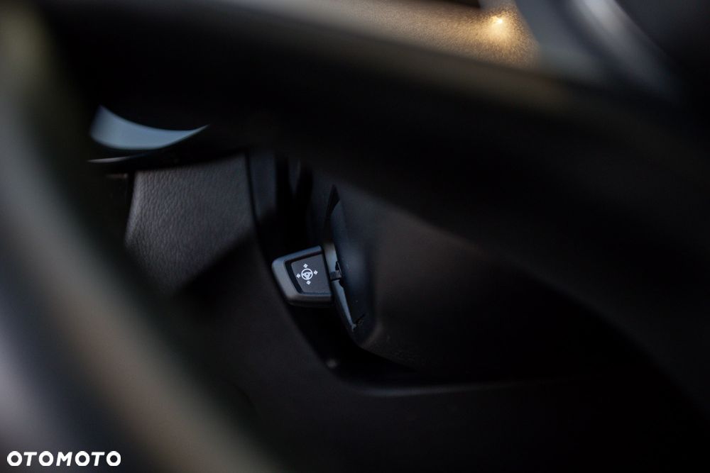 BMW Seria 5 M550i xDrive - 27