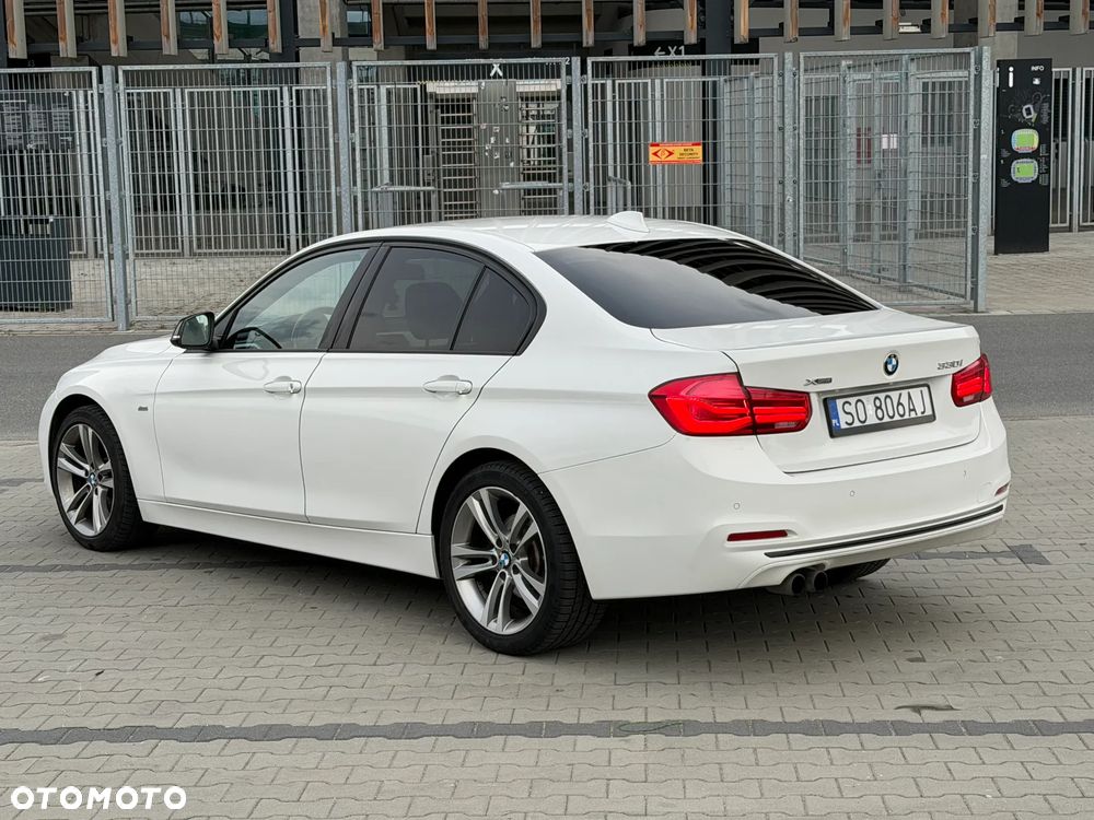 BMW Seria 3 330i xDrive Sport Line - 5