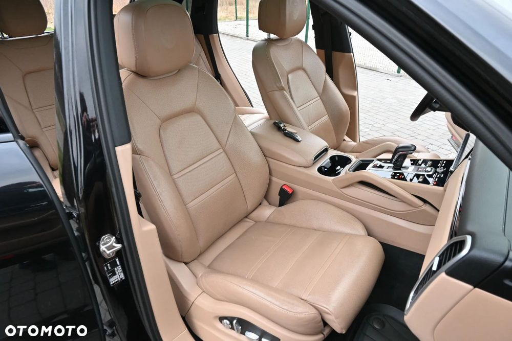 Porsche Cayenne S Platinum Edition - 27