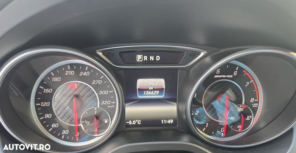 Mercedes-Benz GLA - 12