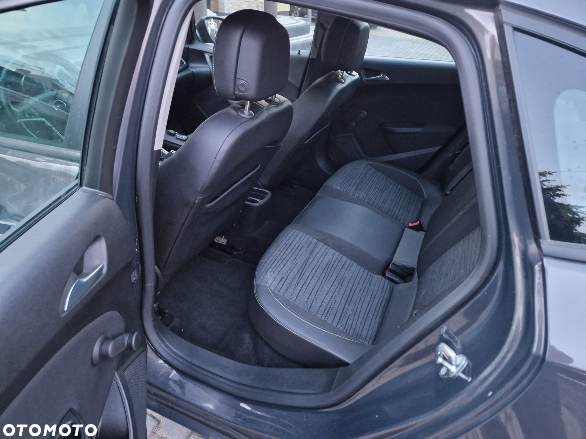 Opel Astra 1.3 CDTI DPF 150 Jahre - 9