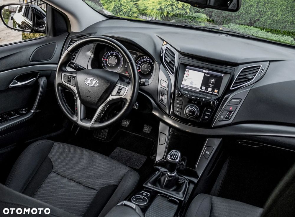 Hyundai i40 Kombi 1.7 CRDi Premium - 24