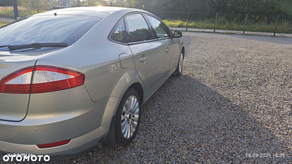 Ford Mondeo 2.0 Ghia - 5