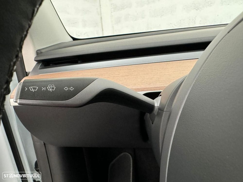 Tesla Model Y Performance Tração Integral - 22