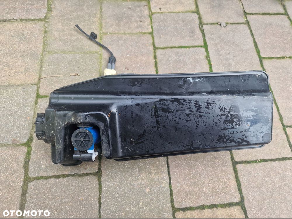 zbiornik spryskiwaczy pompka dacia duster iii 289105888r - 2