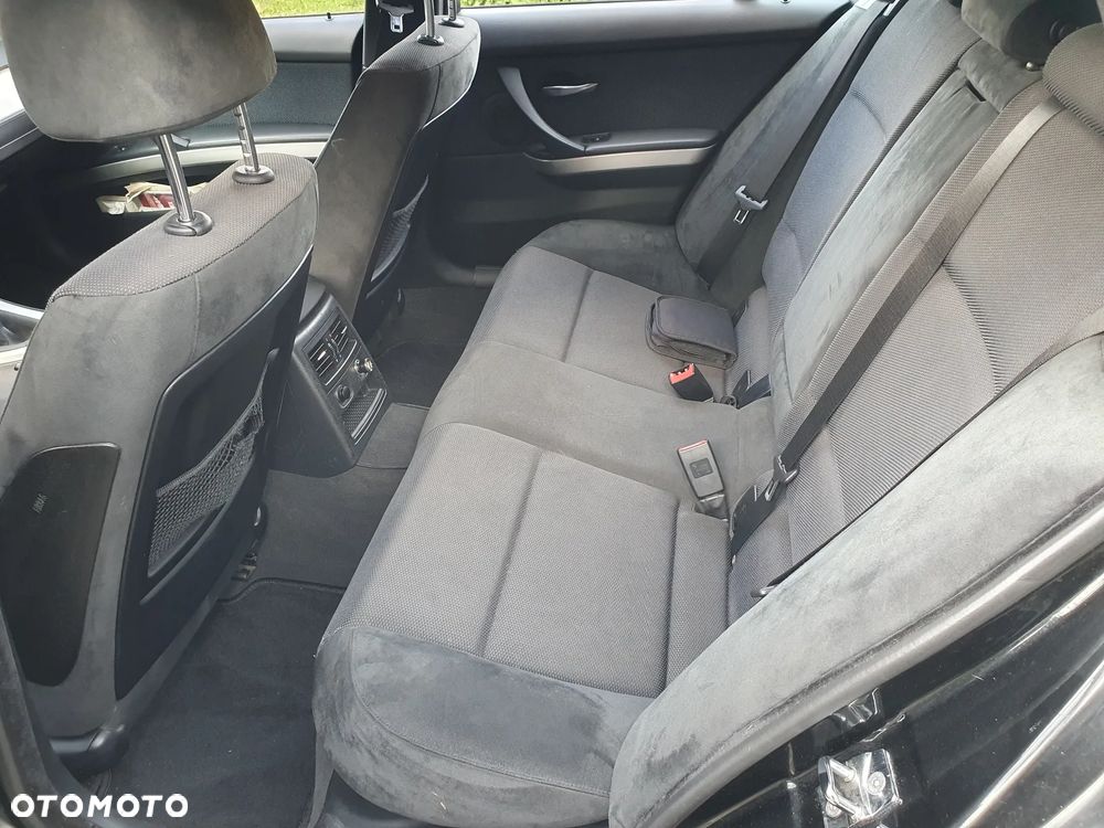 BMW Seria 3 330xi - 10