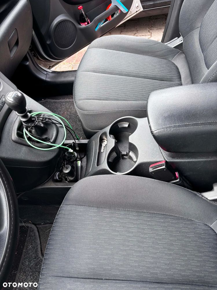 Kia Carens 2.0 CRDi EXpedition - 13