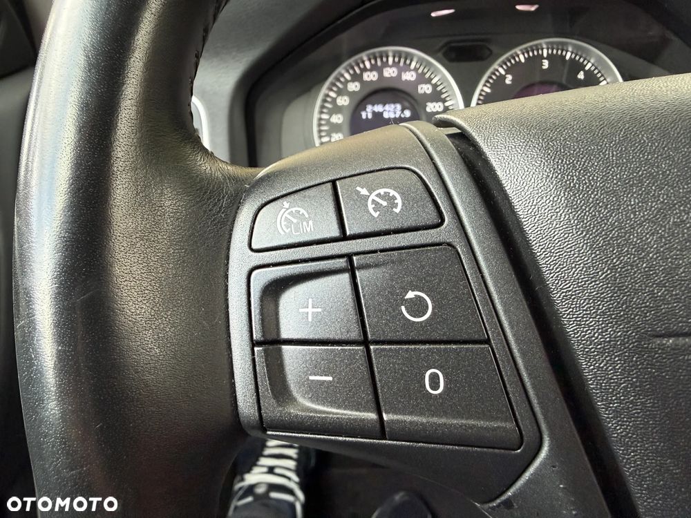 Volvo V60 D3 Momentum - 19