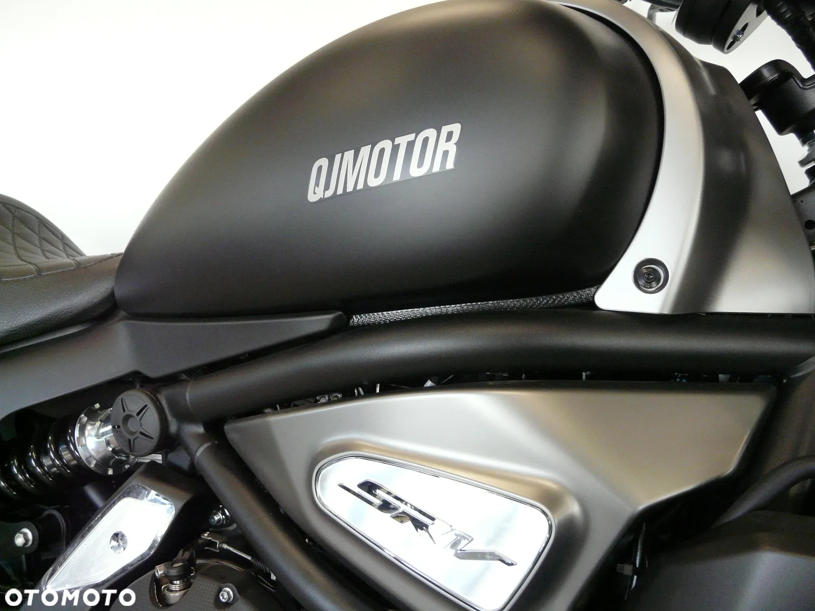 QJMOTOR SRV 700 - 12