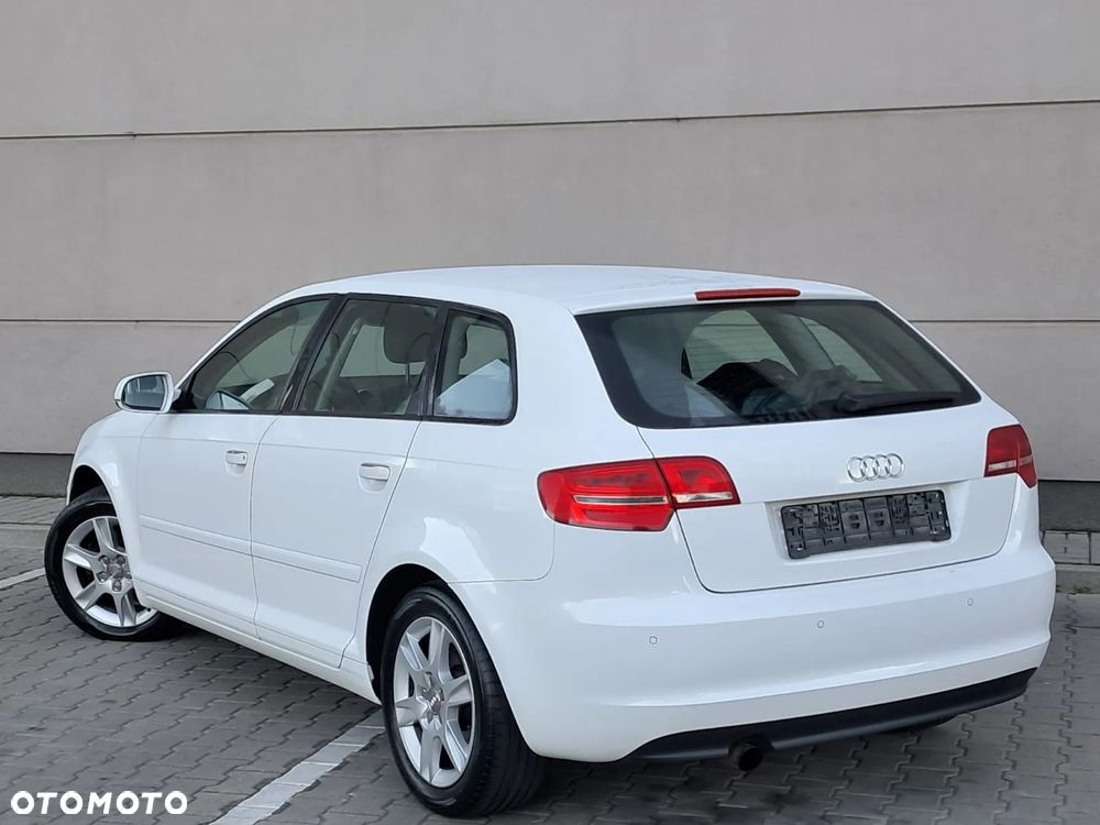 Audi A3 1.6 Limited Edition - 1