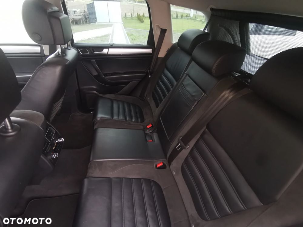 Volkswagen Touareg 3.0 V6 TDI BMT R-Style - 11