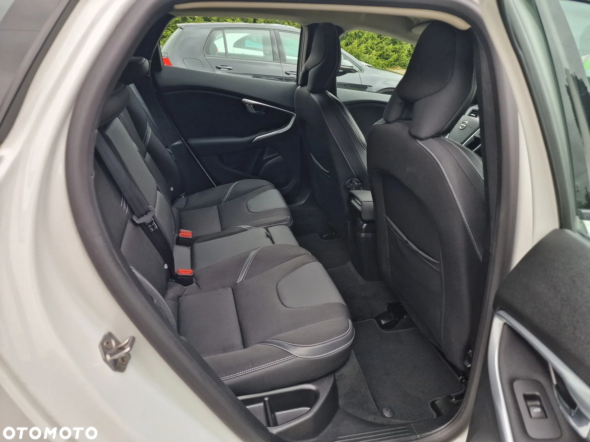 Volvo V40 D2 Drive-E Momentum - 15