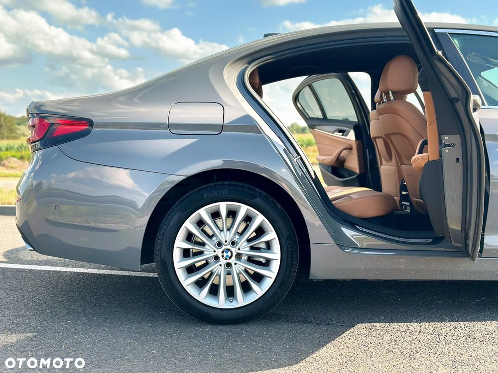 BMW Seria 5 530i xDrive mHEV Luxury Line - 16
