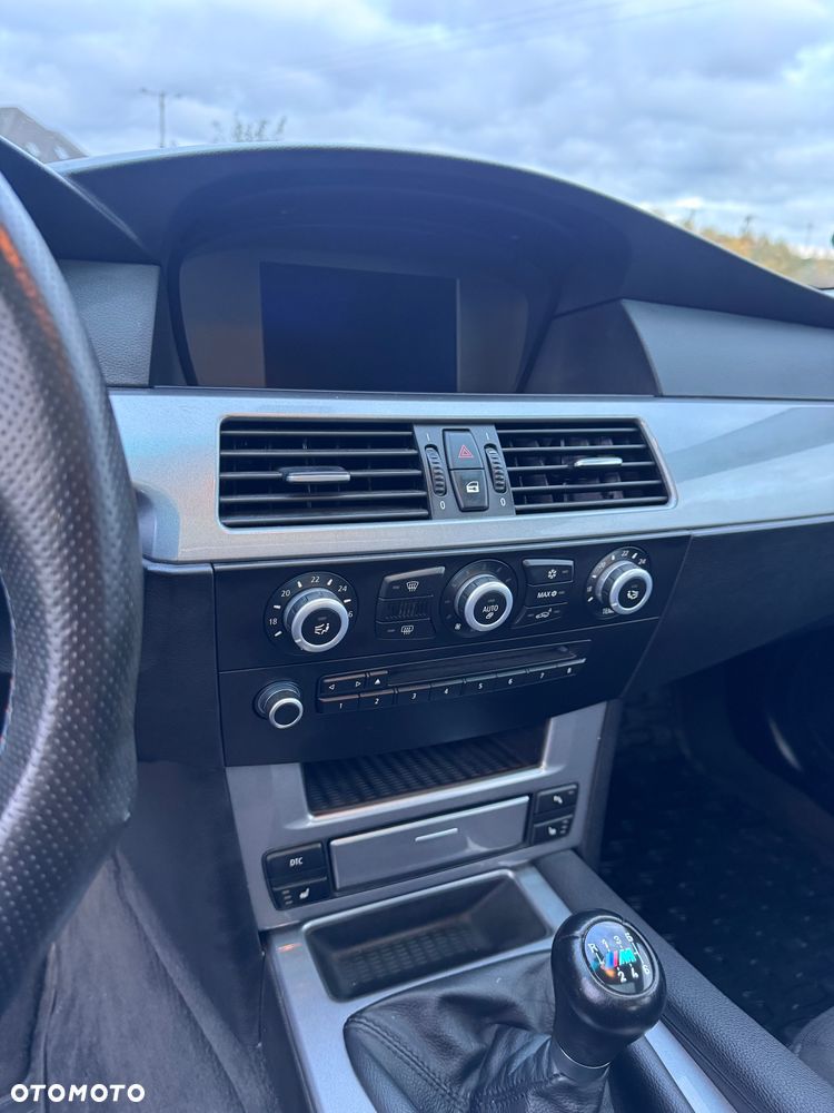 BMW Seria 5 525i - 12