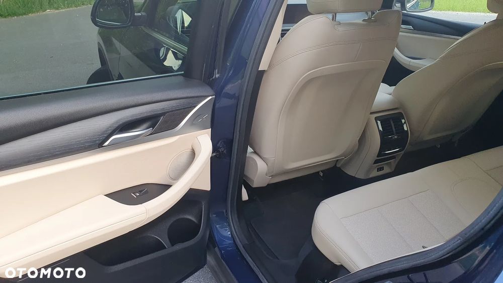 BMW X3 xDrive20d mHEV - 11