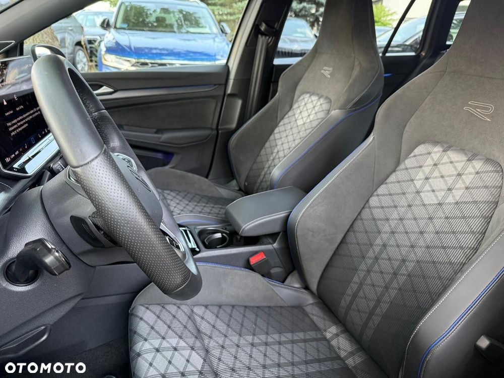 Volkswagen Golf 1.5 eTSI mHEV R-Line Plus DSG - 11