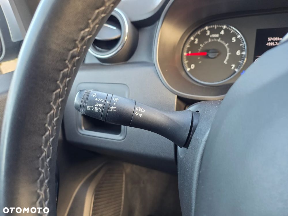 Dacia Duster 1.6 SCe Urban Explorer S&S - 26