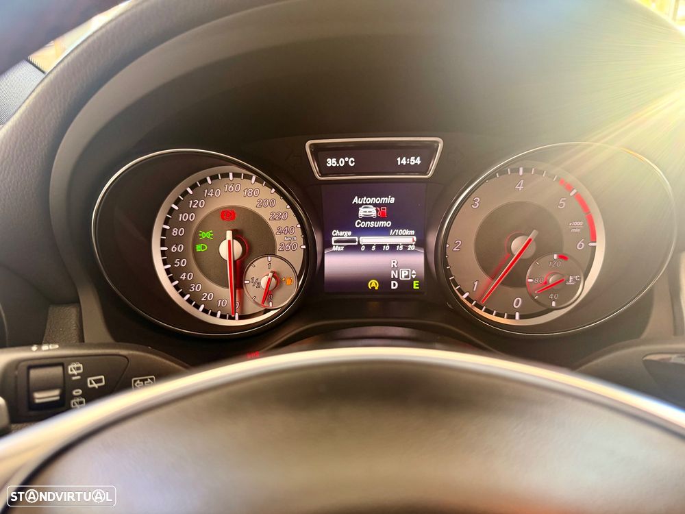 Mercedes-Benz CLA 220 d Shooting Brake AMG Line Aut. - 14