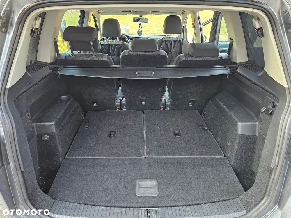 Volkswagen Touran - 7