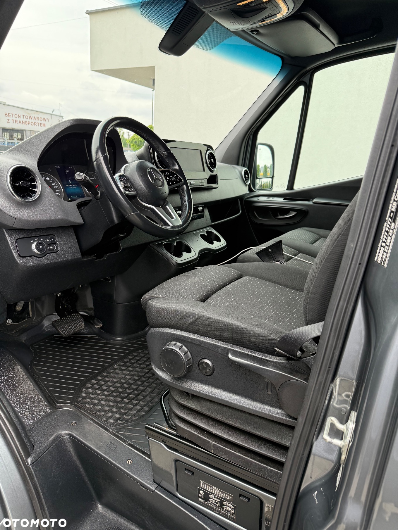 Mercedes-Benz Sprinter 319 cdi xxl .2.8 hak pełne wyposażenie - 10