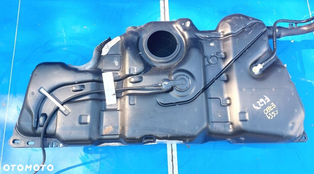 bak zbiornik paliwa citroen c4 picasso 1.6 vti 06-13r - 3