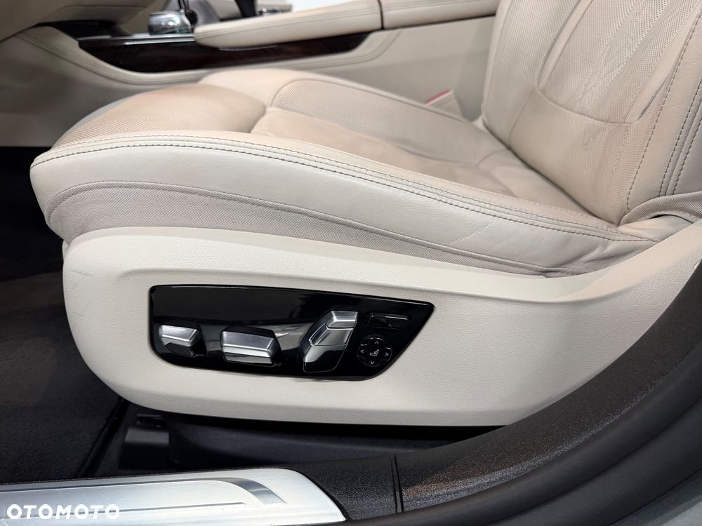 BMW Seria 7 - 24