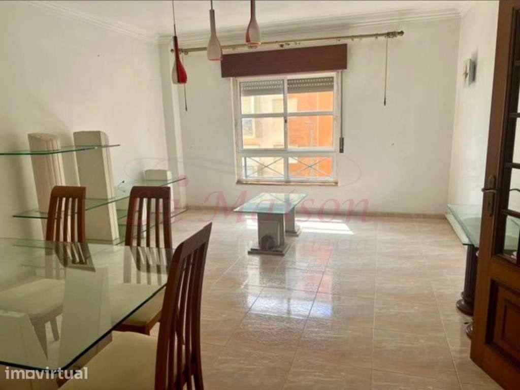 Apartamento T2 na Tapada das Mercês - Grande imagem: 4/25