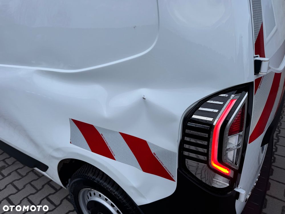 Renault EXPRESS NAWIGACJA KLIMATYZACJA TEMPOMAT ASYSTENT PASA RUCHU SERWISOWANY, 1.5dci - 23