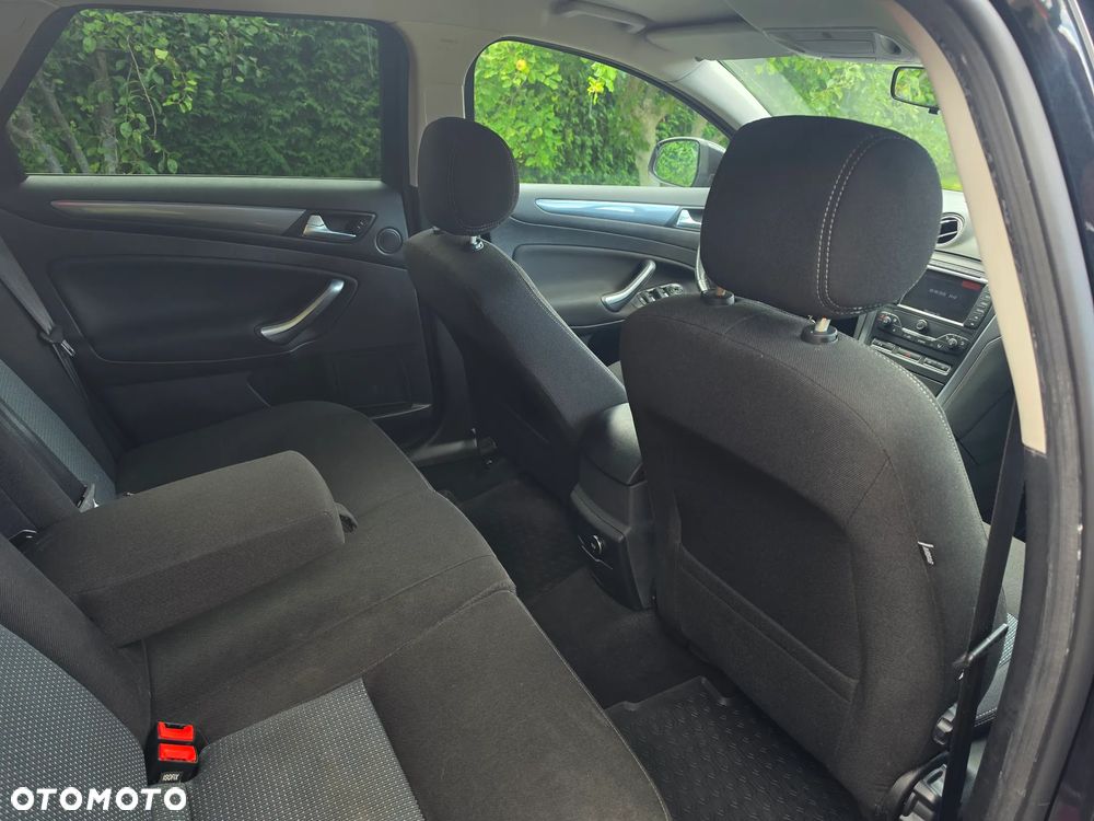 Ford Mondeo - 17