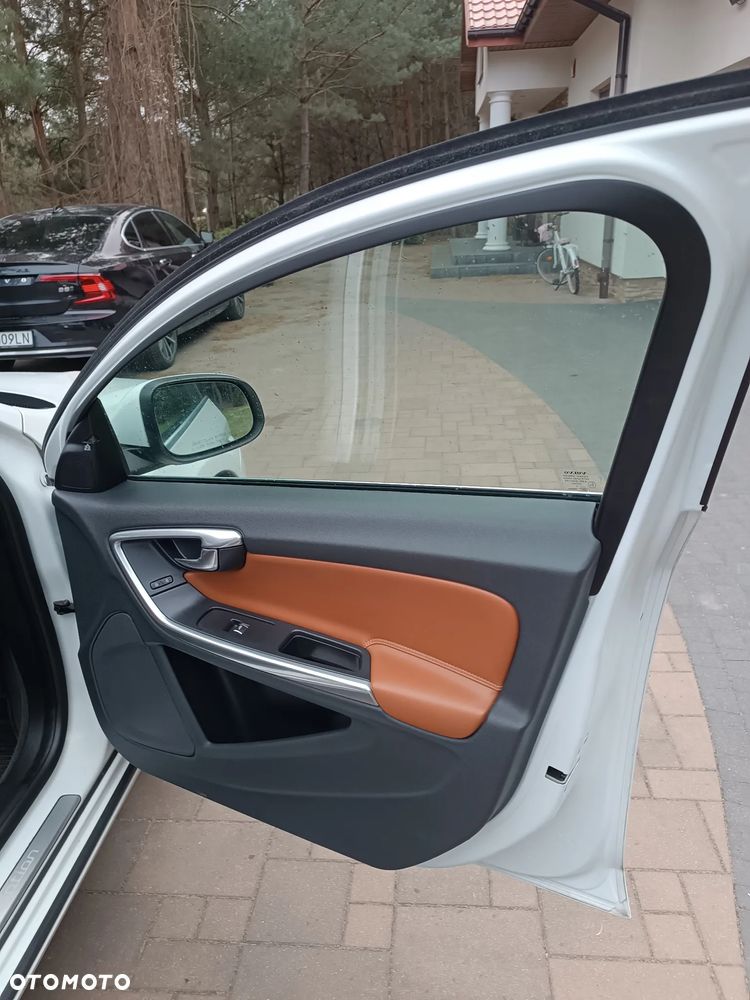 Volvo S60 T5 Drive-E Momentum - 27