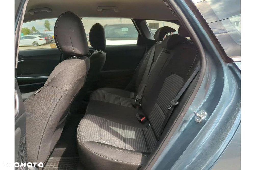Kia Ceed - 9