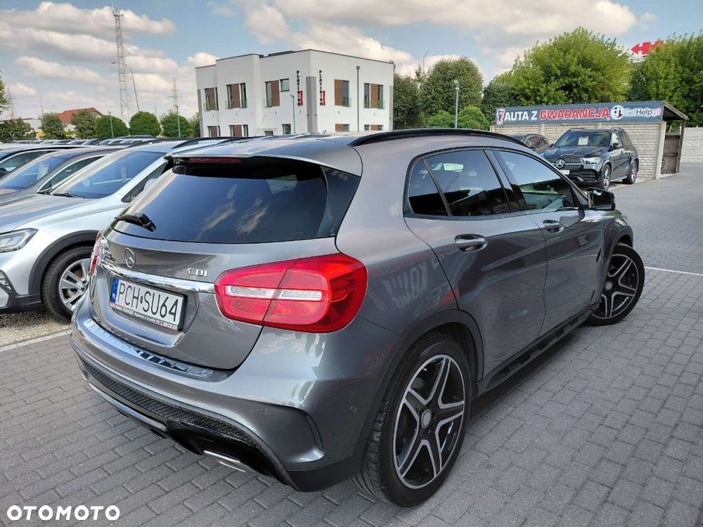 Mercedes-Benz GLA - 8
