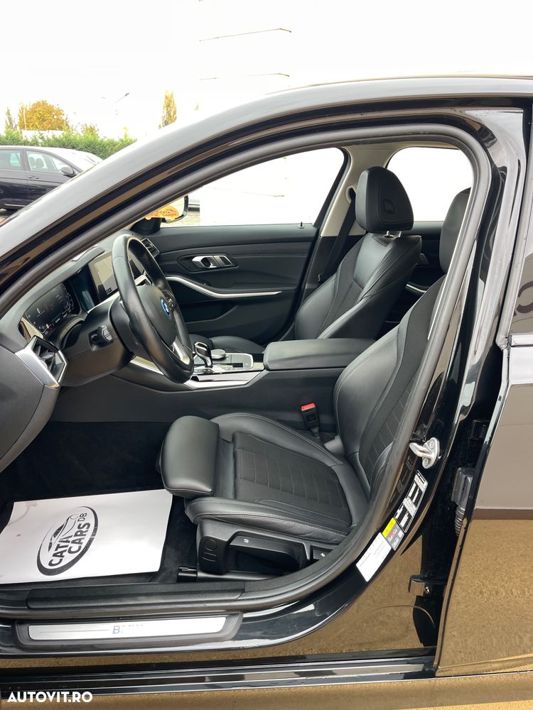 BMW Seria 3 330e Aut. Sport Line - 28