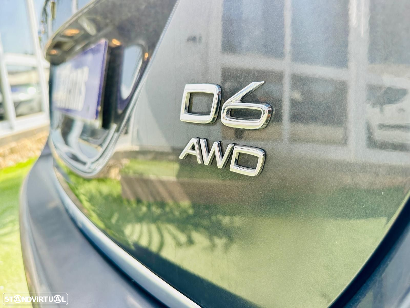 Volvo V60 2.4 D6 Momentum AWD Phev - 11