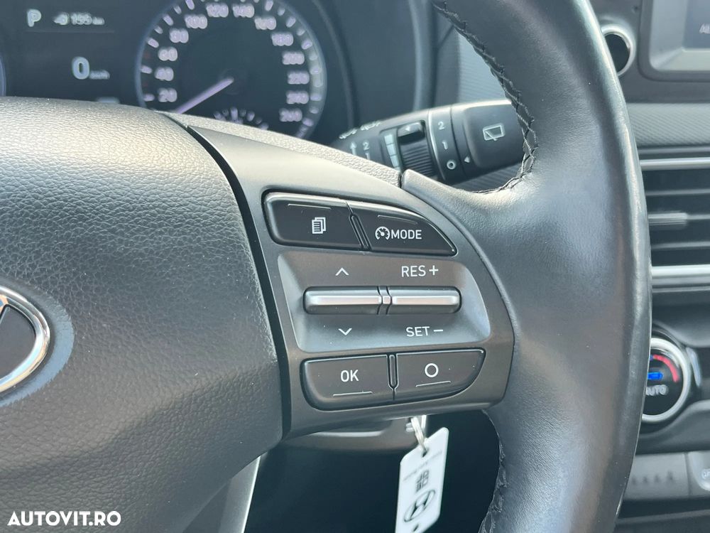 Hyundai KONA - 17