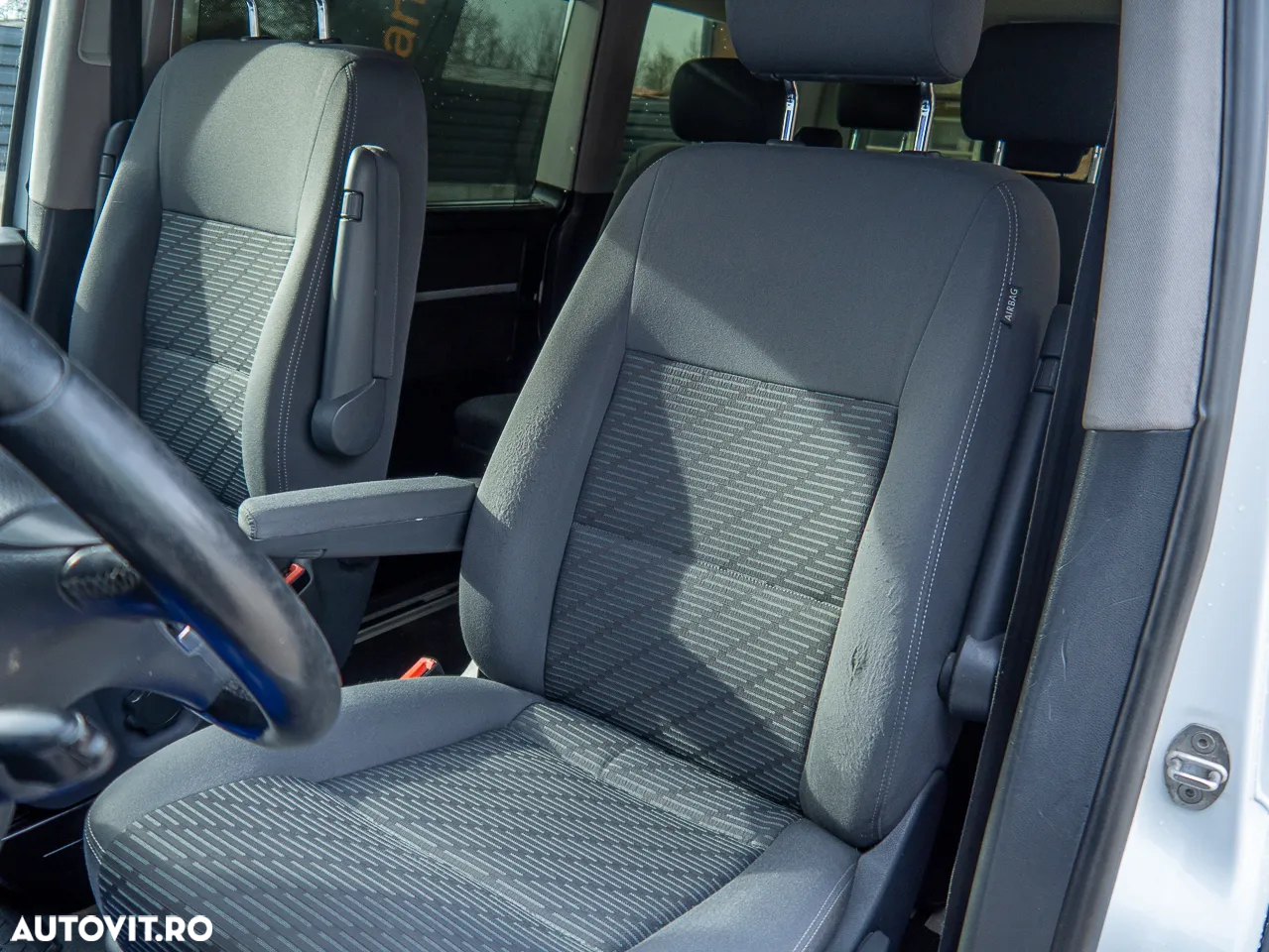 Volkswagen Multivan - 34