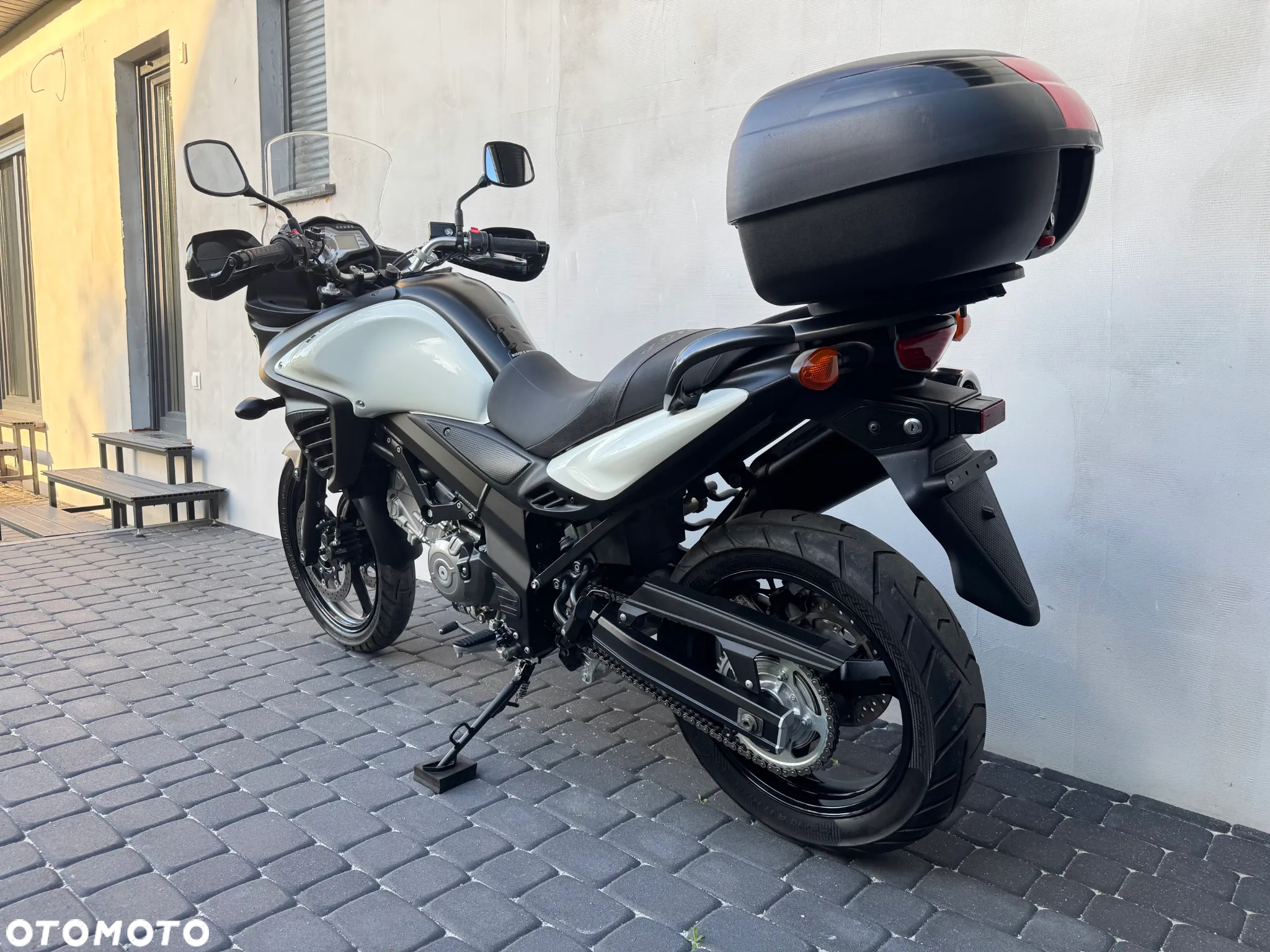 Suzuki V-STROM - 4
