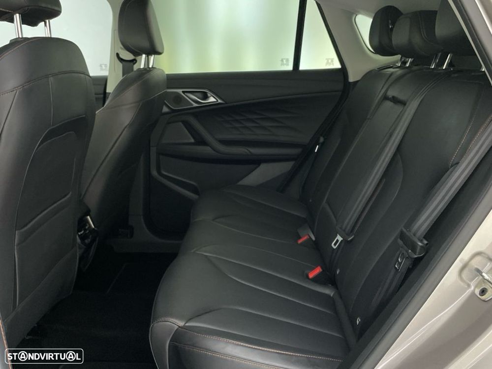 MG HS 1.5 Plug-in Hybrid Luxury — fotografia 12
