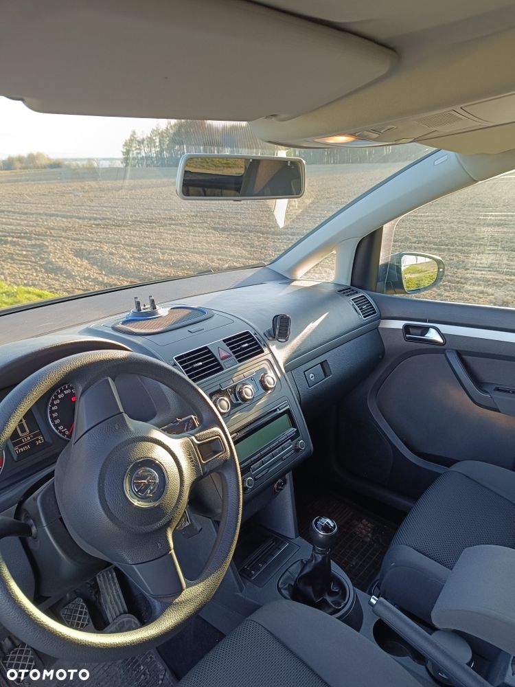 Volkswagen Touran - 4