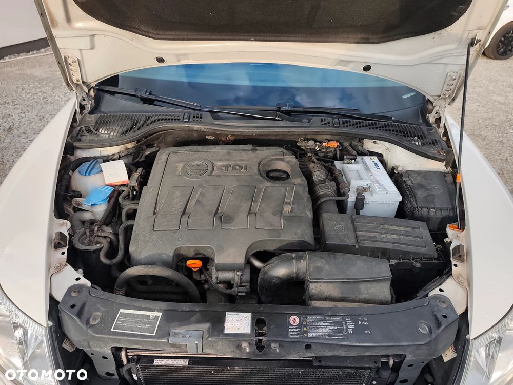 Skoda Octavia 1.6 TDI DPF Elegance - 24