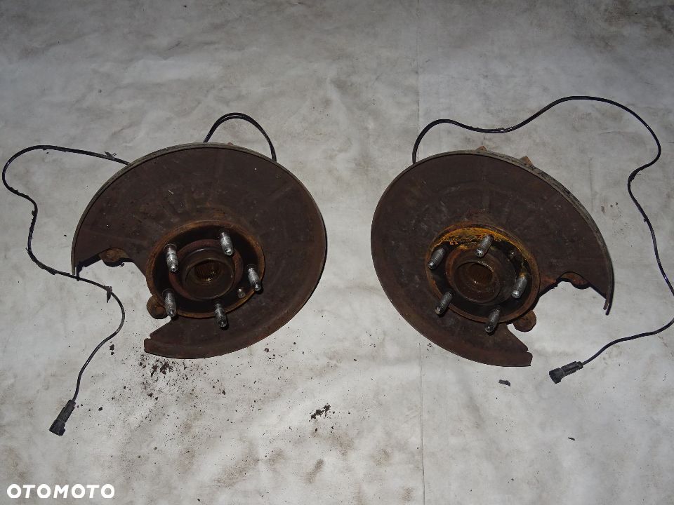 ZWROTNICA PIASTA PRAWA LEWA TYŁ TYLNA ABS OPEL INSIGNIA XWD 4x4 KOMBI - 2