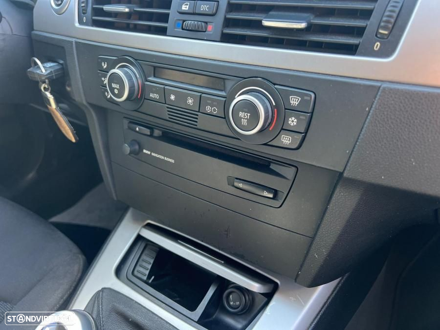 BMW 320 d Touring - 6